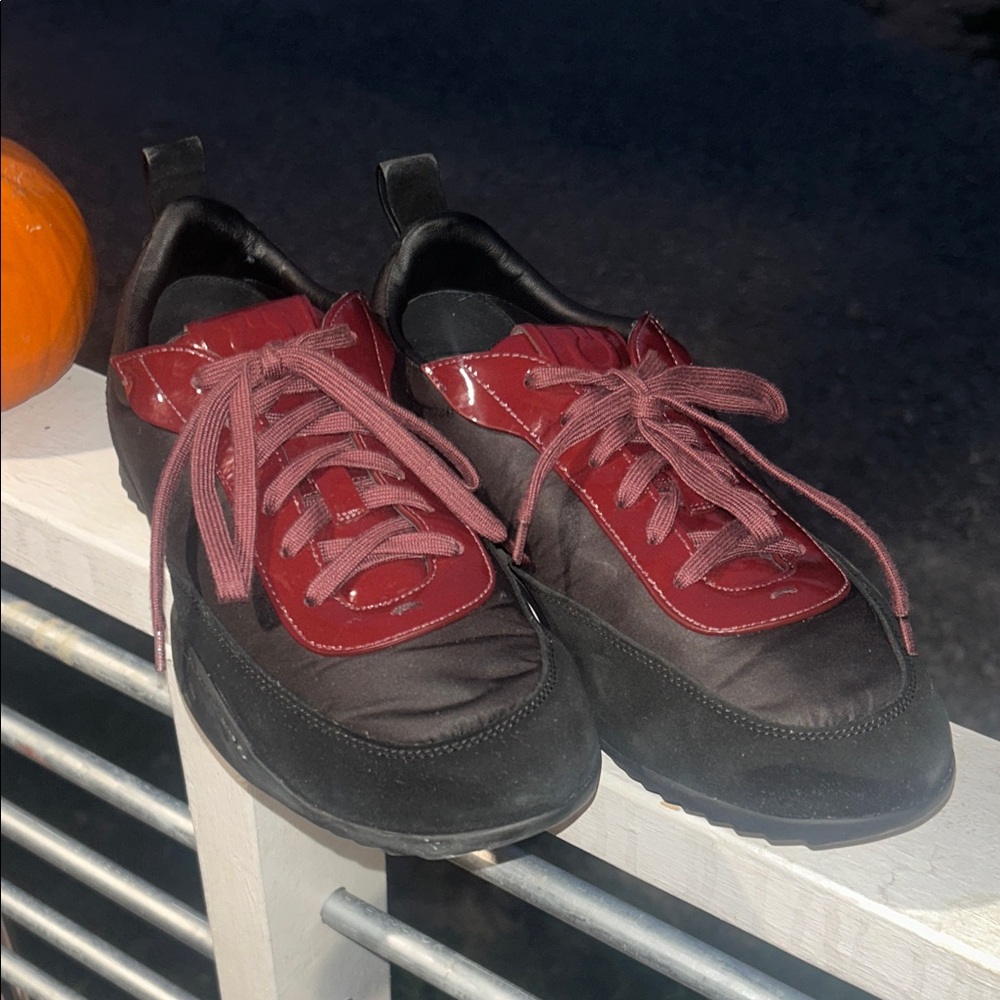 FERRAGAMO Black & Burgundy Patent Leather Trim Sneakers Size 8 US